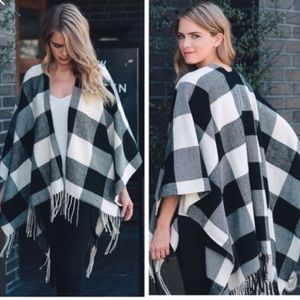 5⭐️WHITE BLACK CHECK PLAID- Poncho